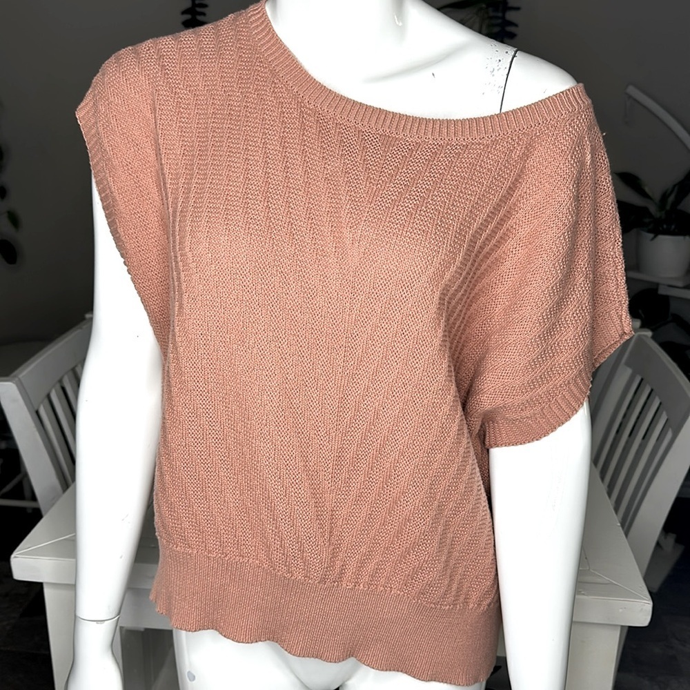 Love Scarlet, Sunkissed size large cable knit sleeveless sweater NWT